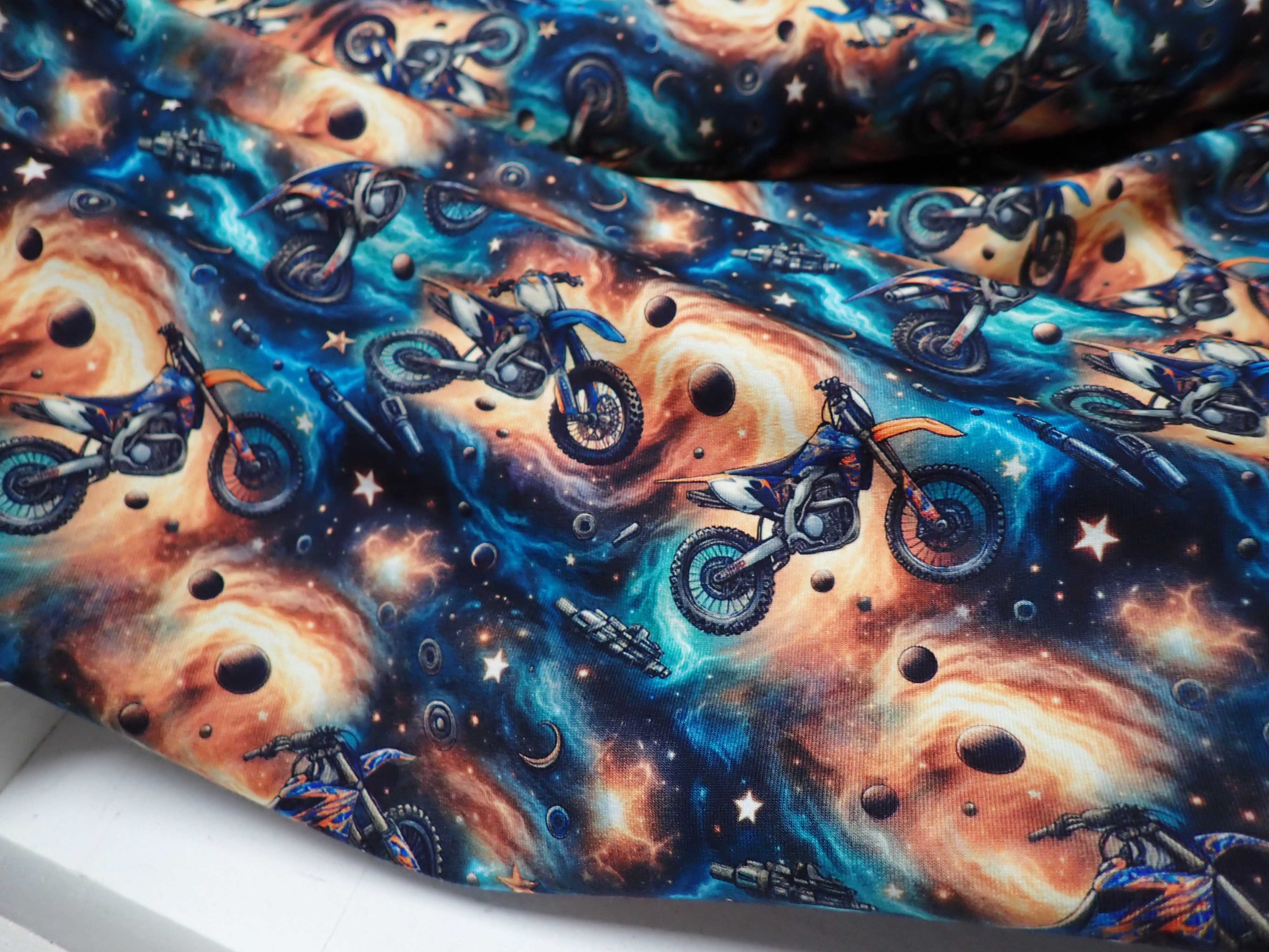 LÁTKA - TEPLÁKOVINA - FOTOTISK - MOTORKY