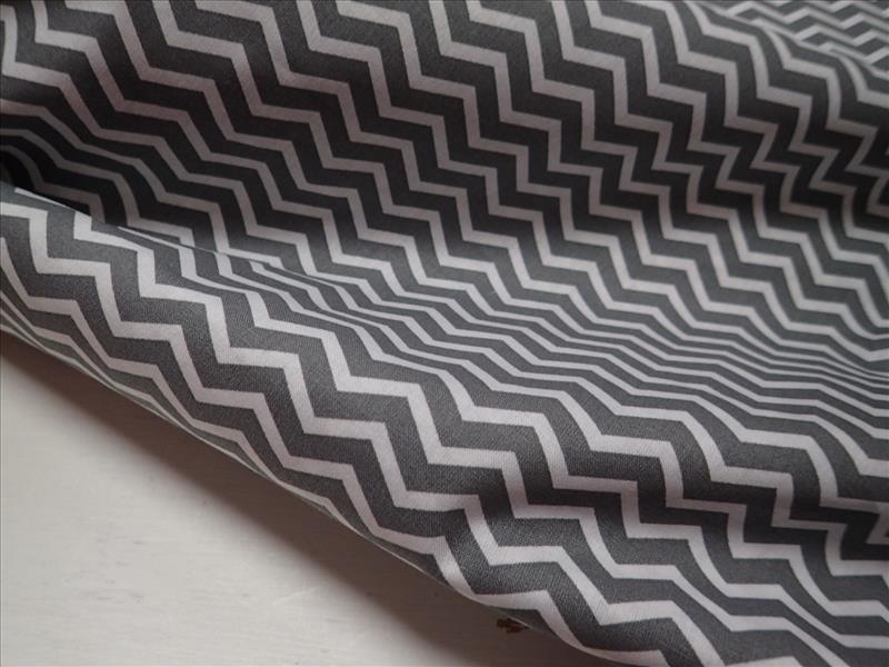 LÁTKA - CHEVRON - TMAVĚ ŠEDÝ