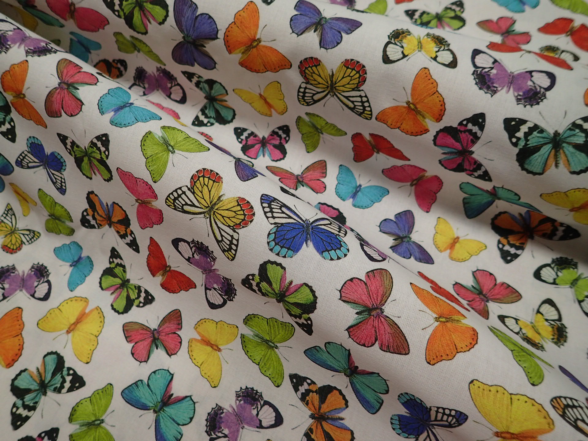 LÁTKA - BAREVNÍ MOTÝLCI - FOTOTISK