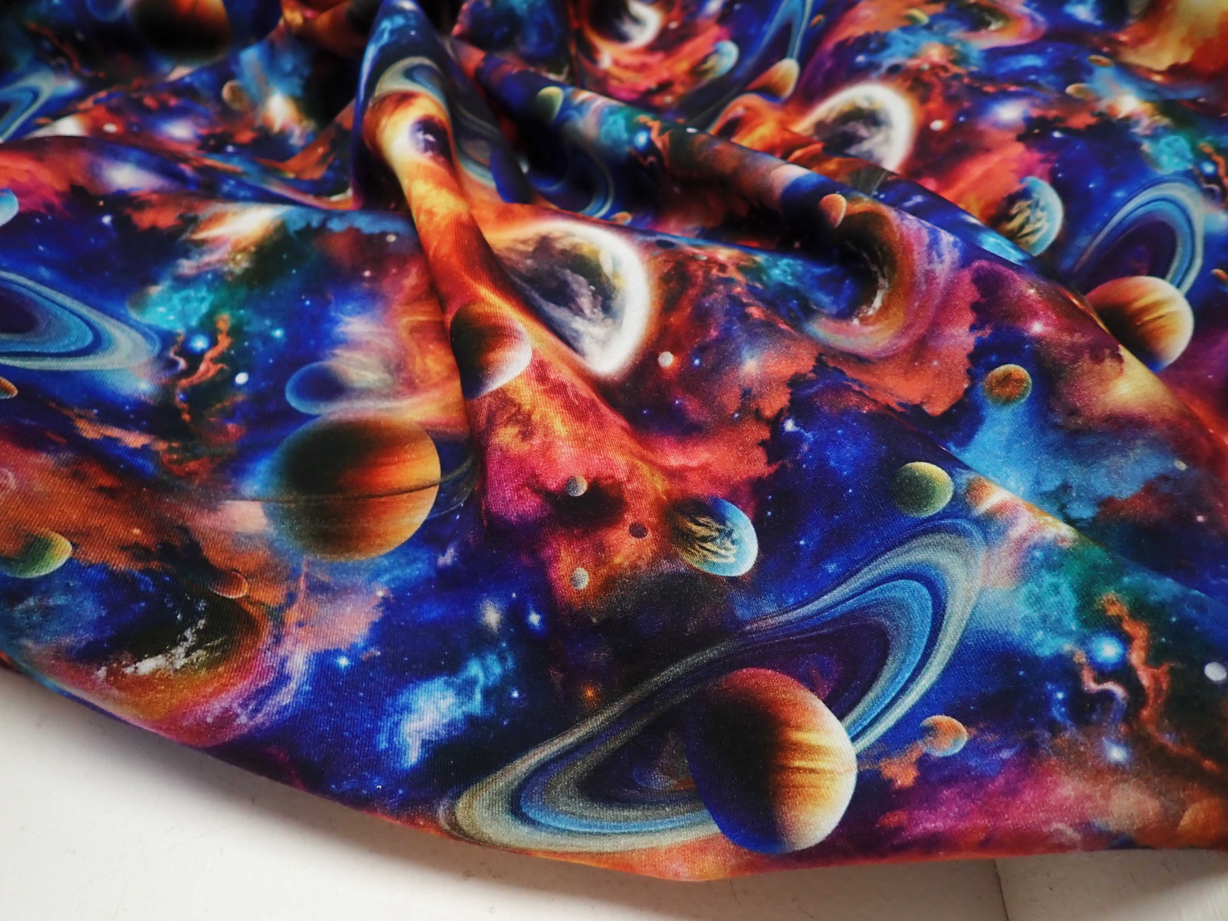 LÁTKA - TEPLÁKOVINA - FOTOTISK - VESMÍR