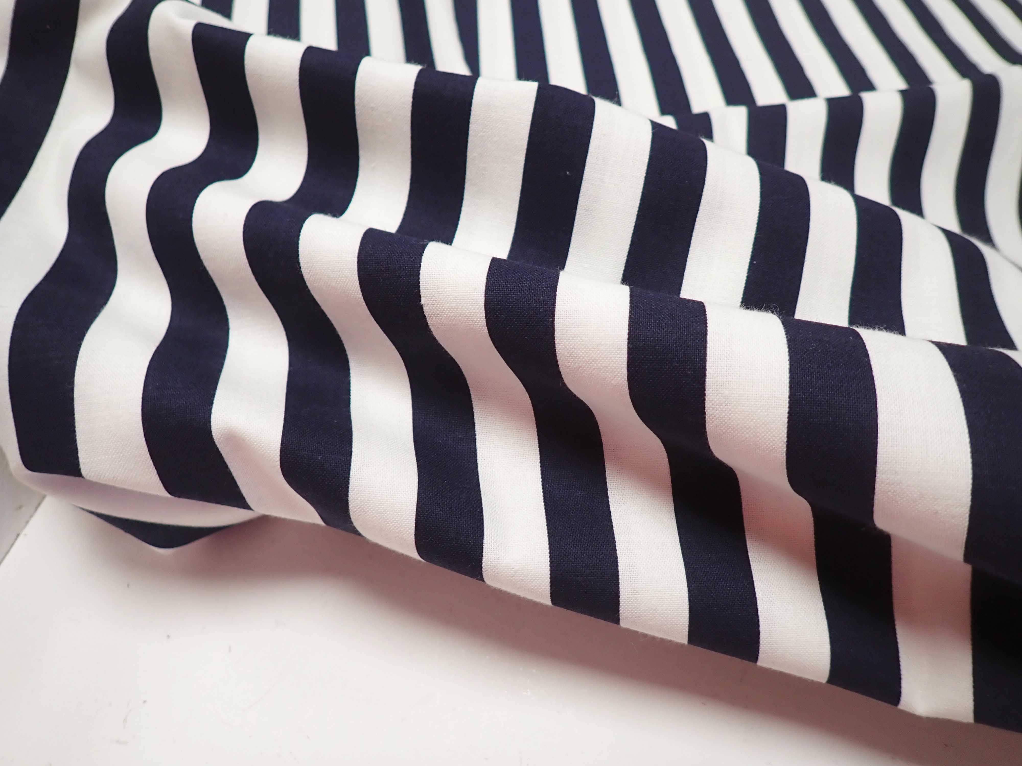 LÁTKA - TMAVĚ MODRÝ PROUŽEK