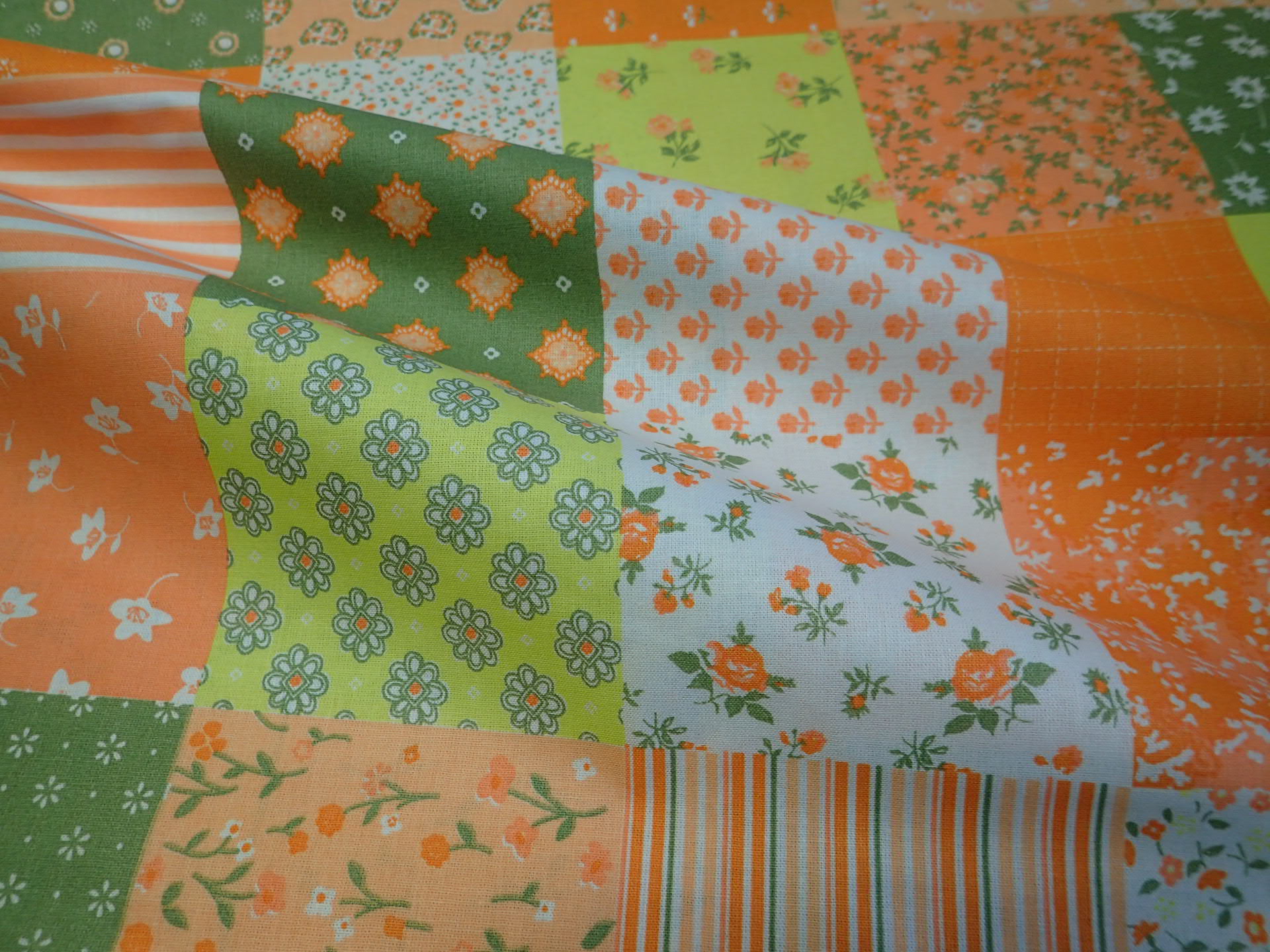 LÁTKA - ORANŽOVÝ PATCHWORK