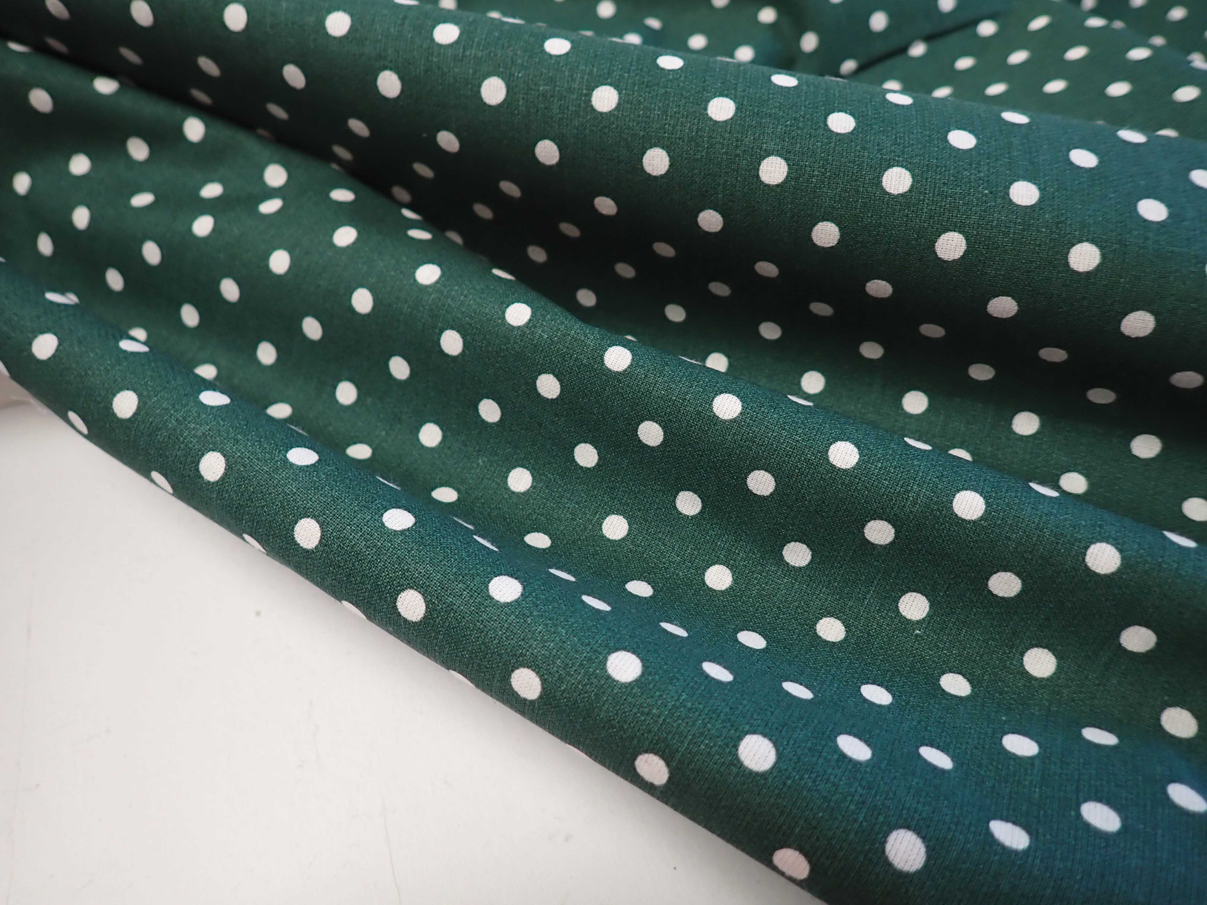 LÁTKA - TMAVĚ ZELENÁ + BÍLÝ PUNTÍK