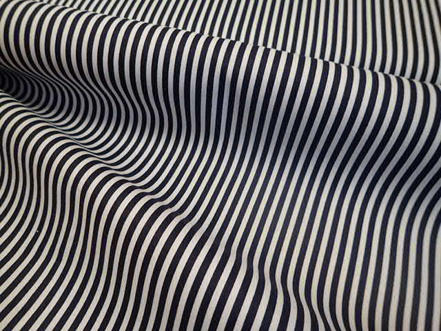 LÁTKA  - TMAVĚ MODRÝ PROUŽEK